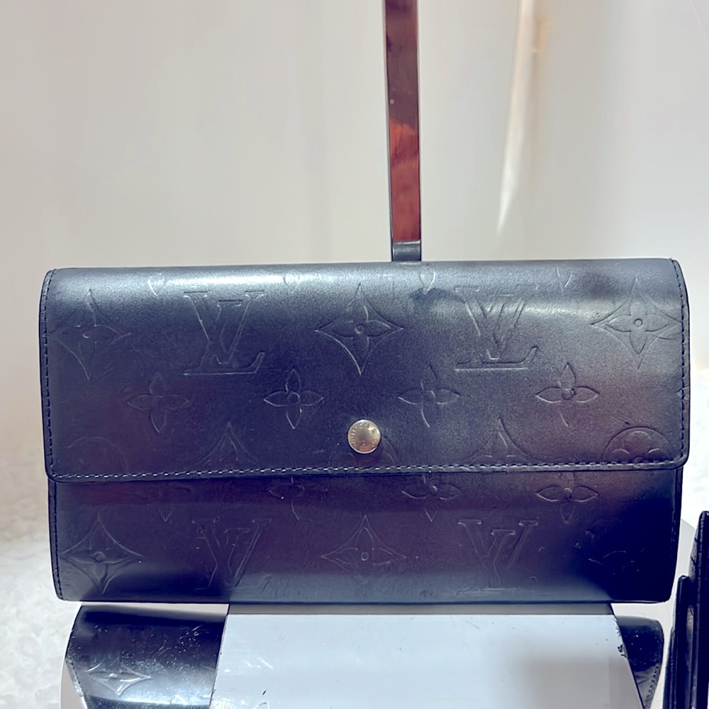 Louis Vuitton Gray Monogram Matt Vernis Wallet EUC